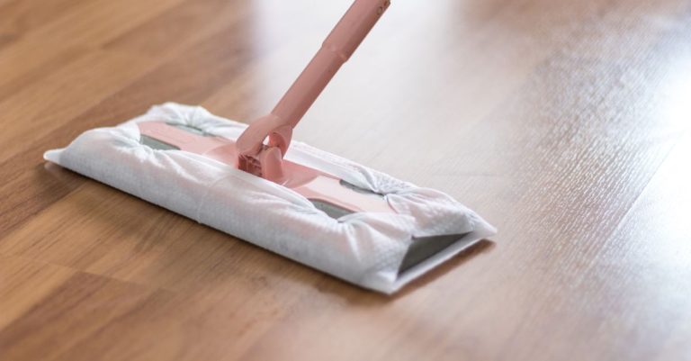 Lees meer over het artikel Slimme tips bij het onderhoud van je pvc vloer